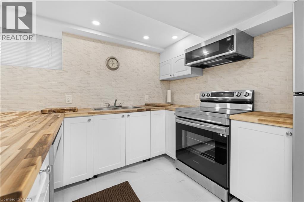 Photo 23 of 46 Newton Avenue, Hamilton ON
