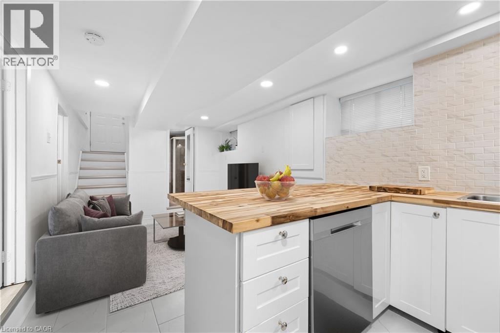 Photo 24 of 46 Newton Avenue, Hamilton ON