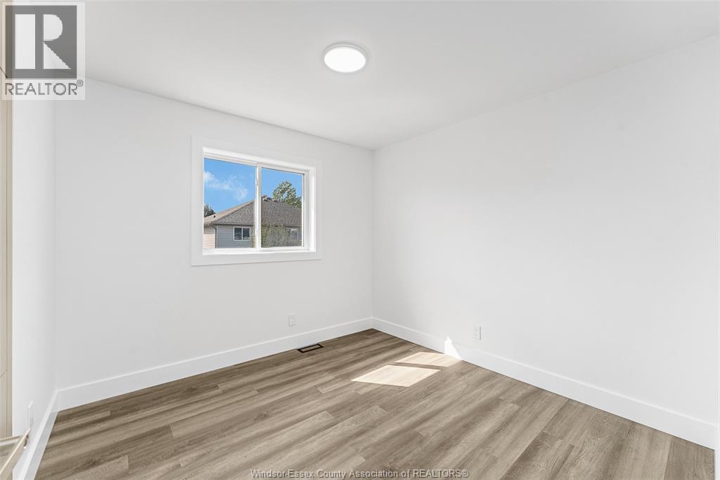Photo 18 of 4881 Juliet Crescent, Windsor ON