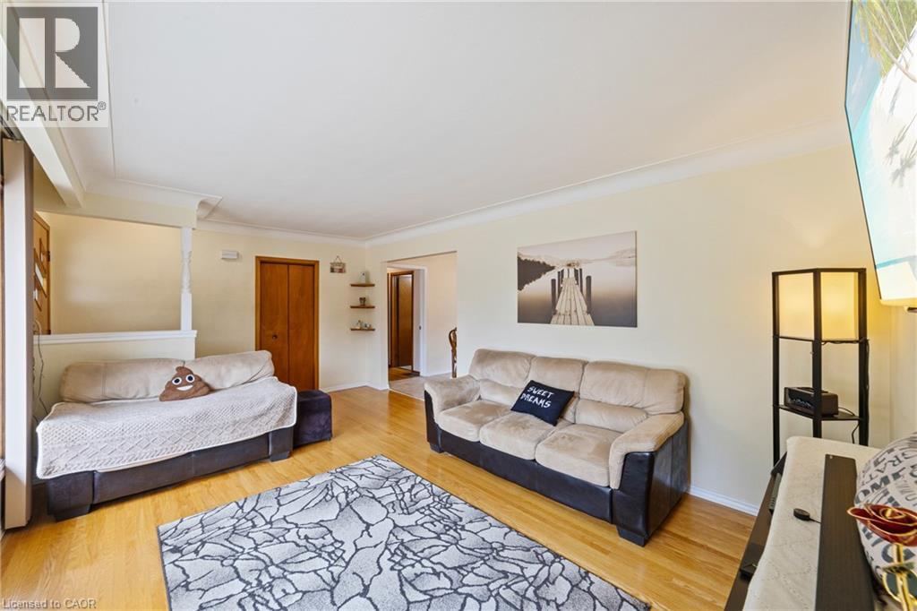 Photo 7 of 46 Bluebird Avenue, Hamilton ON