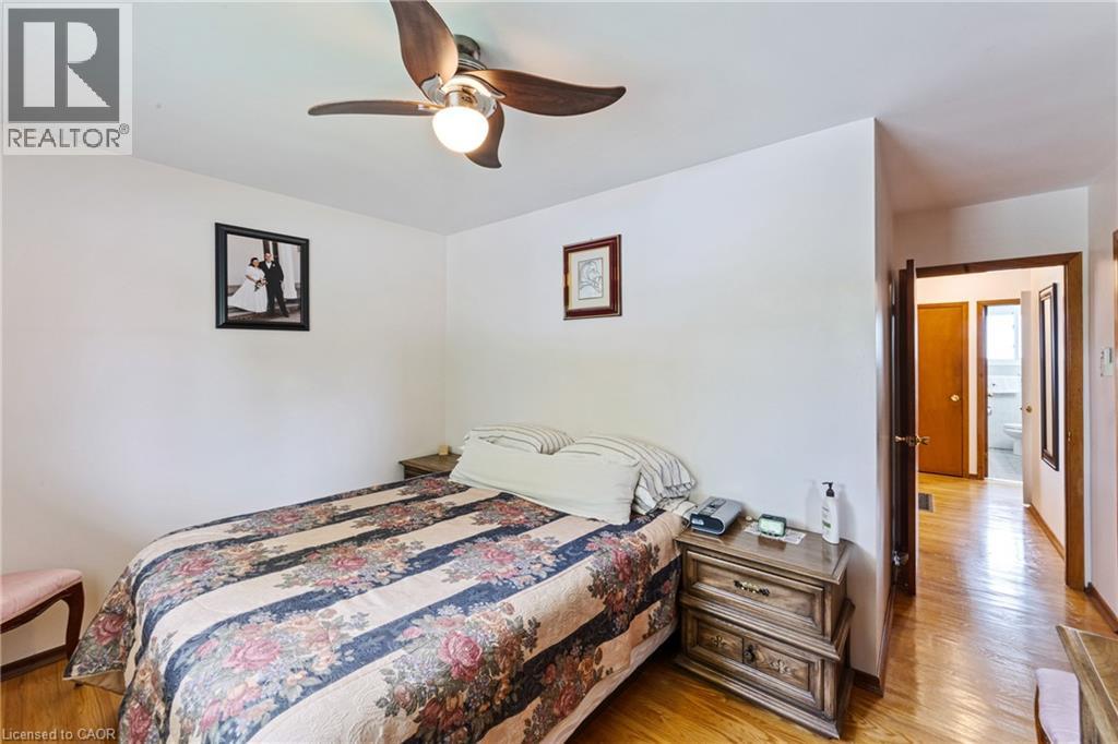 Photo 17 of 46 Bluebird Avenue, Hamilton ON