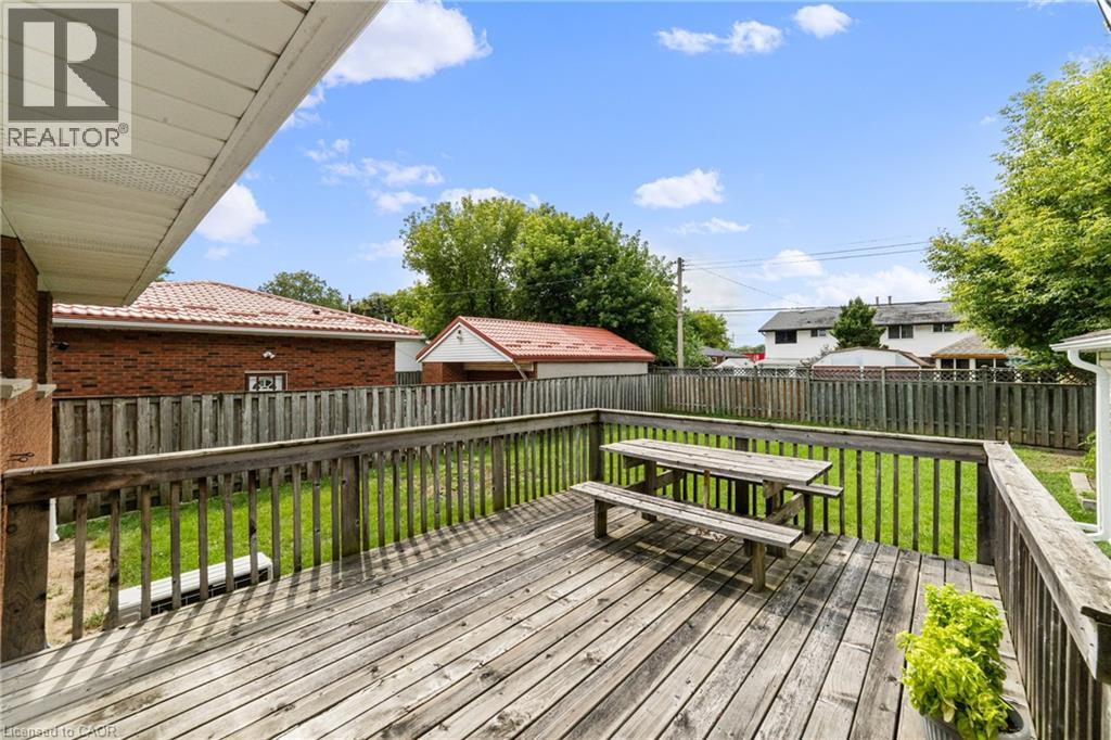 Photo 26 of 46 Bluebird Avenue, Hamilton ON