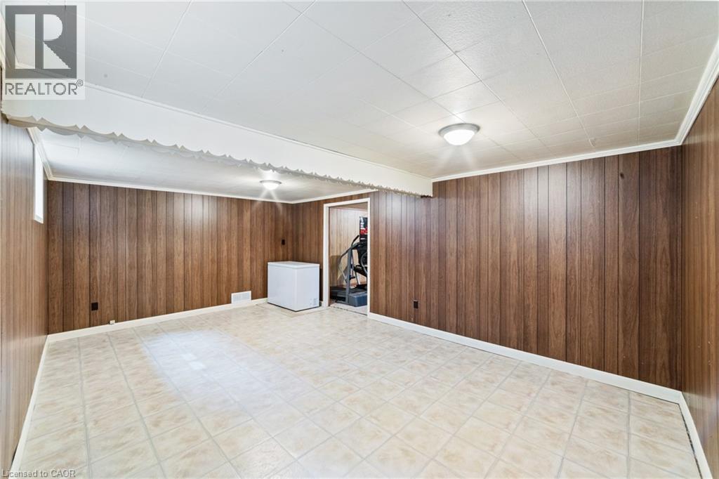 Photo 22 of 46 Bluebird Avenue, Hamilton ON