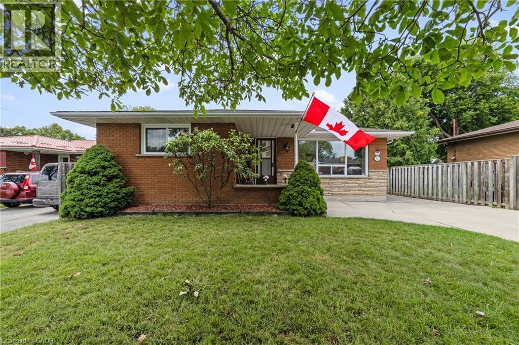 Photo 3 of 46 Bluebird Avenue, Hamilton ON