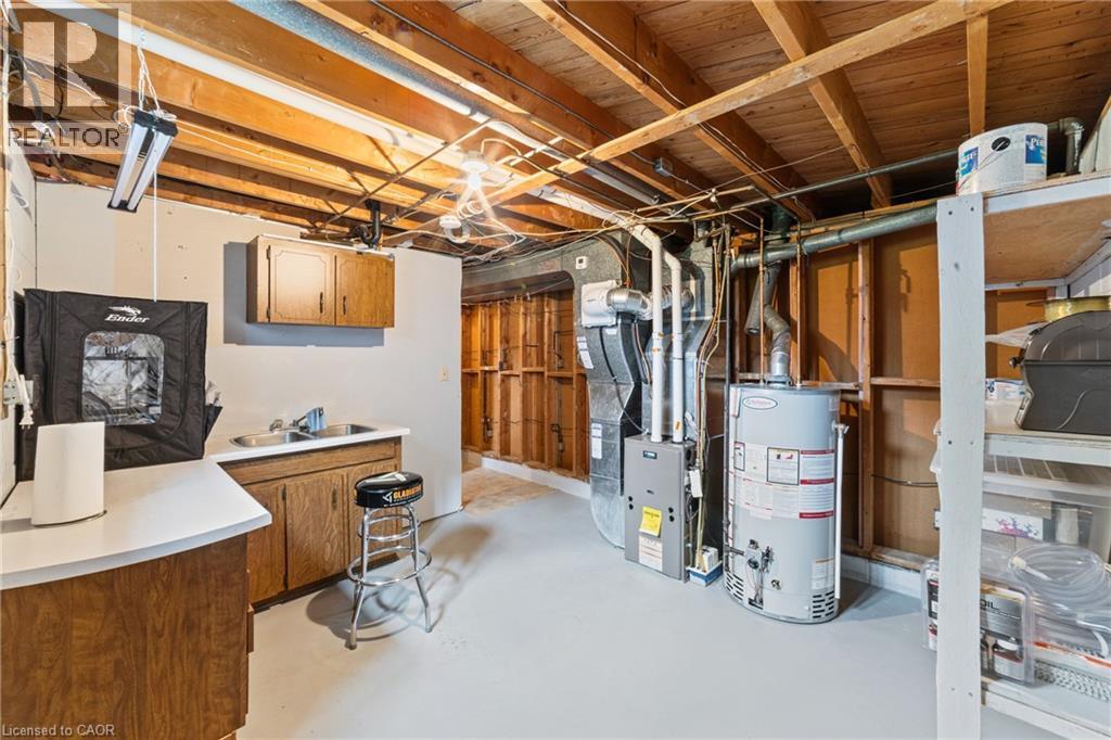Photo 24 of 46 Bluebird Avenue, Hamilton ON
