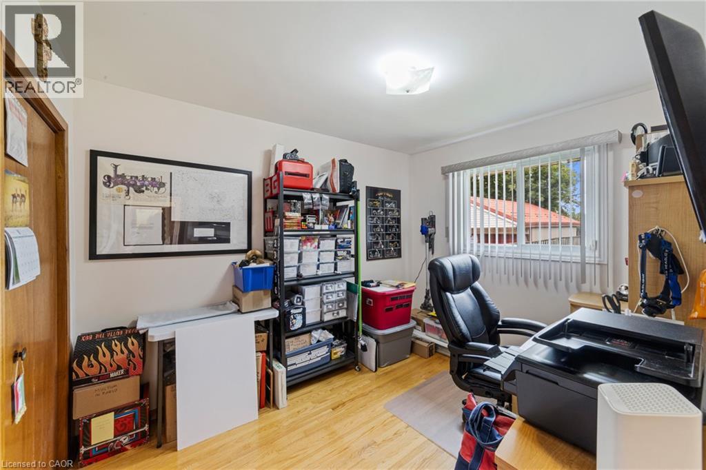 Photo 14 of 46 Bluebird Avenue, Hamilton ON
