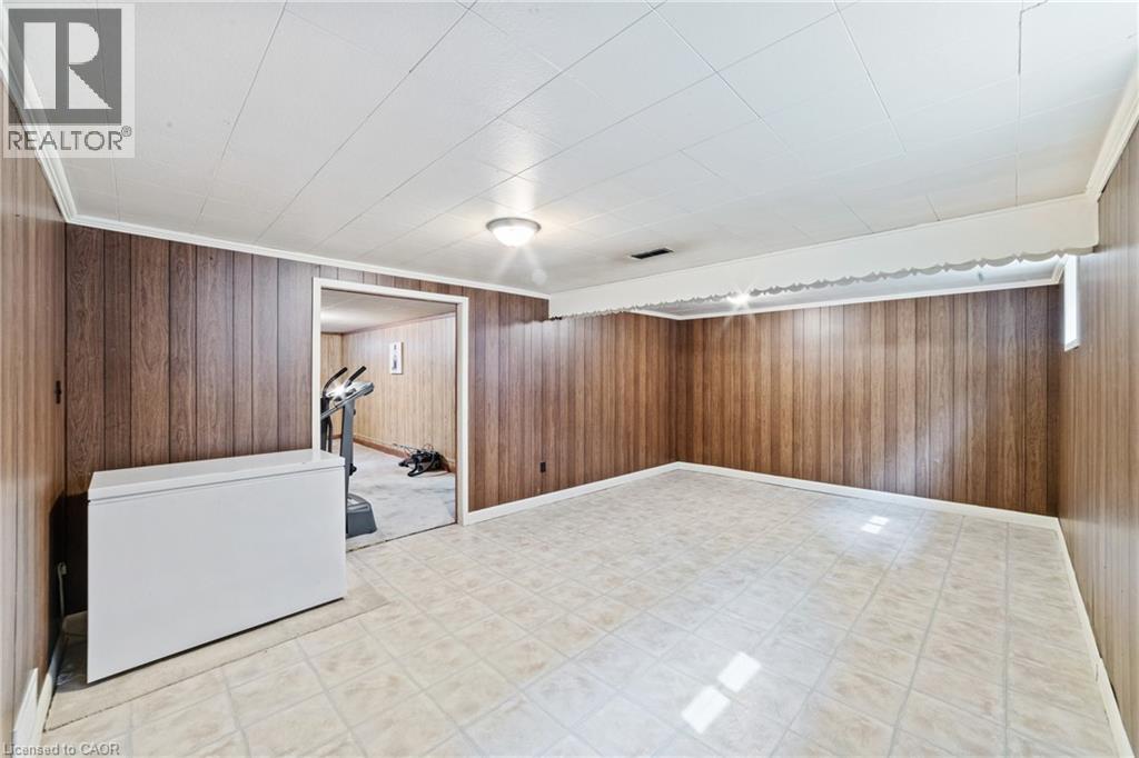 Photo 21 of 46 Bluebird Avenue, Hamilton ON