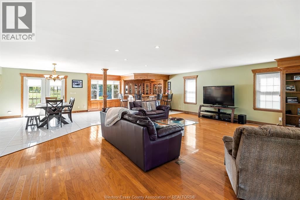 Photo 22 of 589 Front Street North, Amherstburg ON