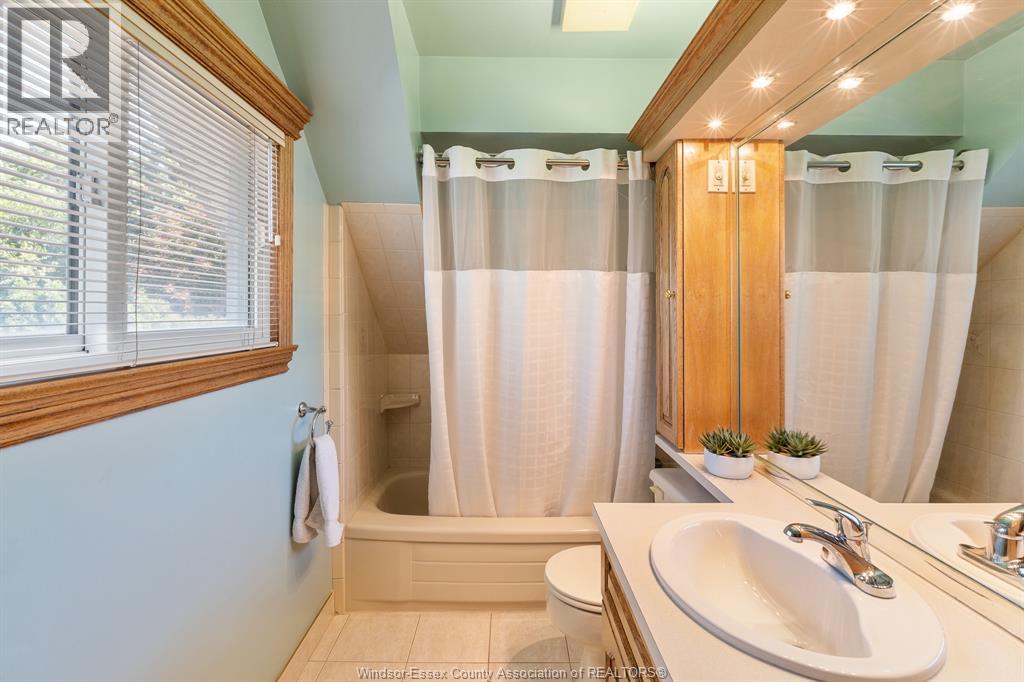 Photo 32 of 589 Front Street North, Amherstburg ON