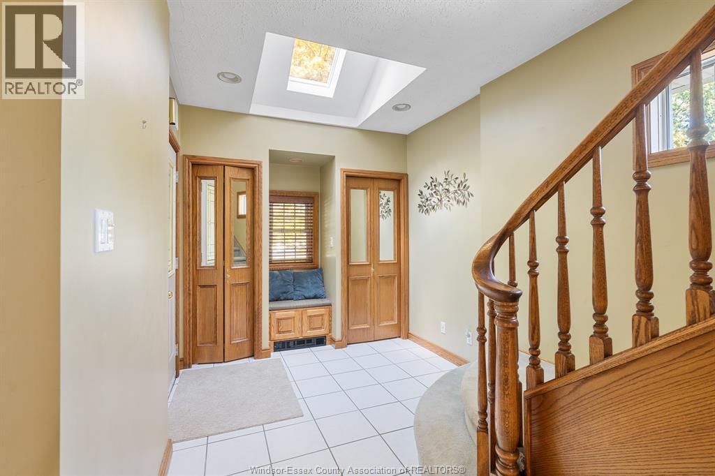 Photo 11 of 589 Front Street North, Amherstburg ON