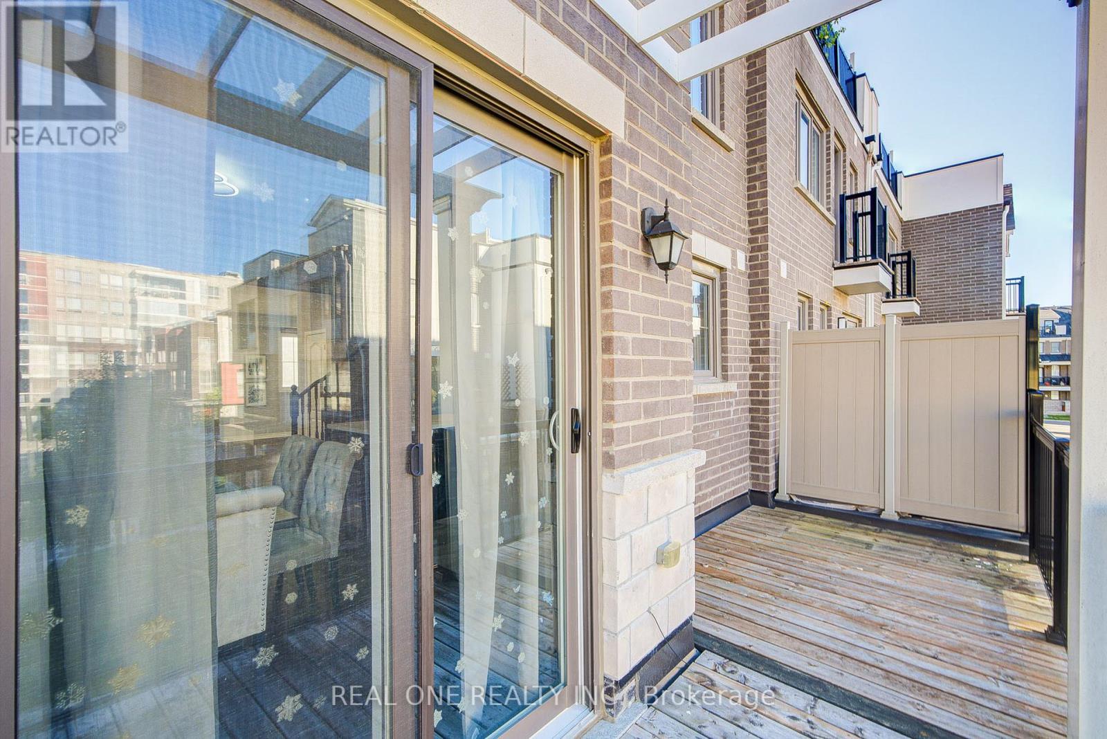 Photo 32 of 18 Thomas Swanson Street, Markham ON