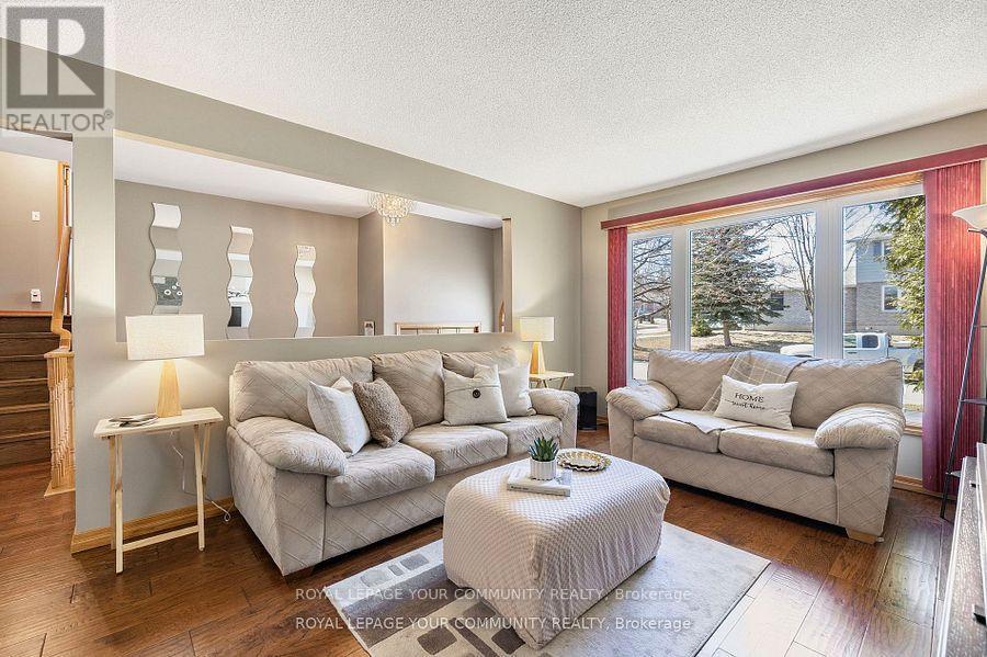 Photo 14 of 69 Wood Crescent, Bradford West Gwillimbury ON