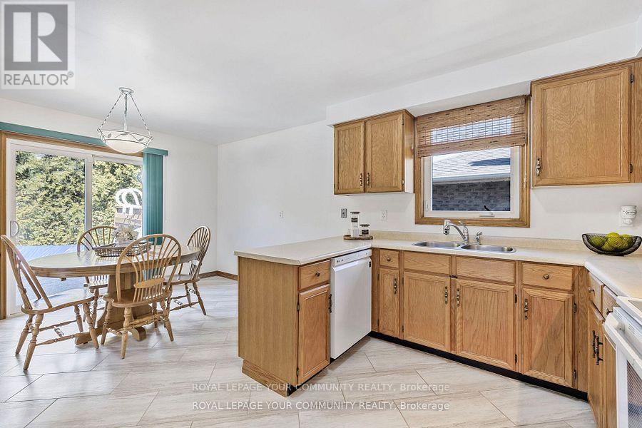 Photo 21 of 69 Wood Crescent, Bradford West Gwillimbury ON