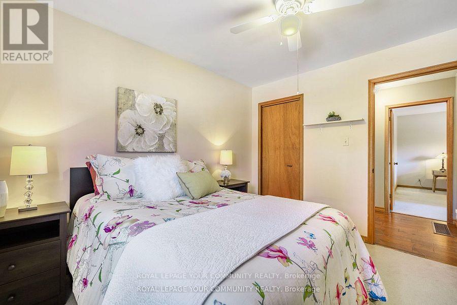 Photo 24 of 69 Wood Crescent, Bradford West Gwillimbury ON