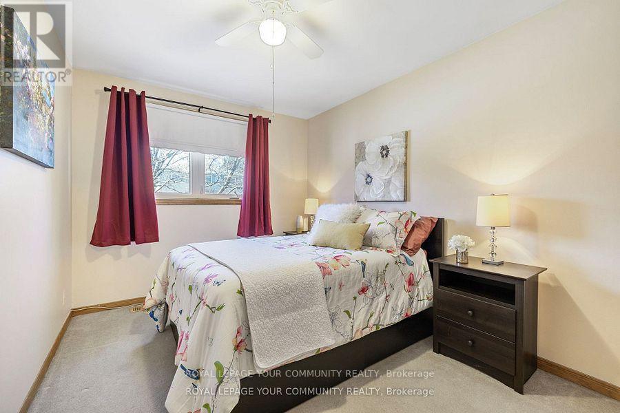 Photo 25 of 69 Wood Crescent, Bradford West Gwillimbury ON