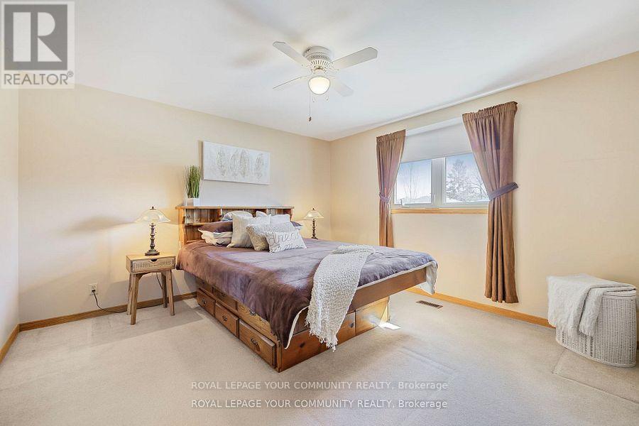 Photo 29 of 69 Wood Crescent, Bradford West Gwillimbury ON