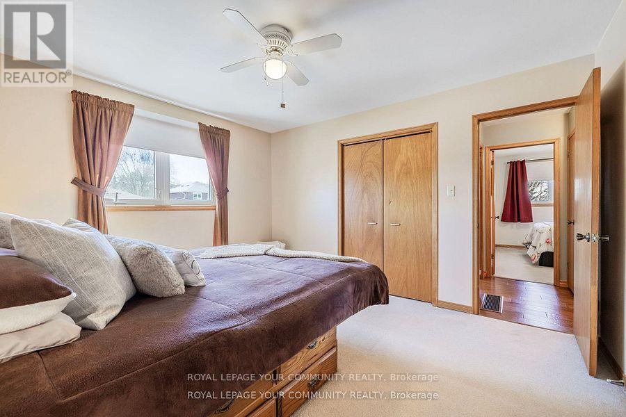 Photo 30 of 69 Wood Crescent, Bradford West Gwillimbury ON