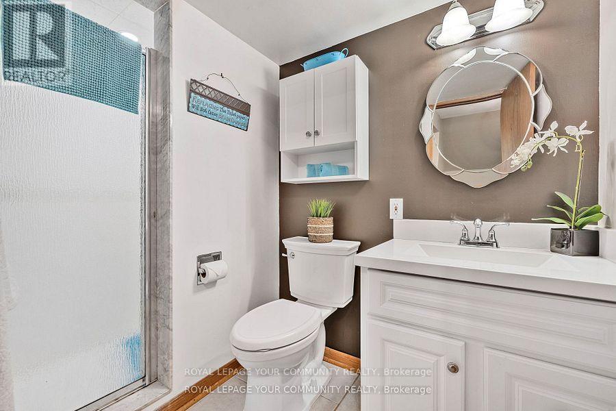 Photo 39 of 69 Wood Crescent, Bradford West Gwillimbury ON