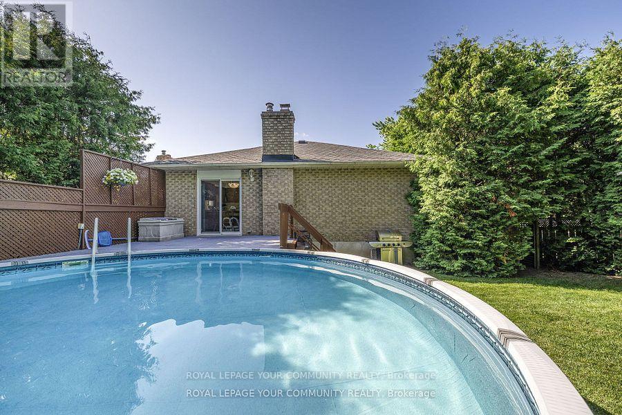 Photo 45 of 69 Wood Crescent, Bradford West Gwillimbury ON