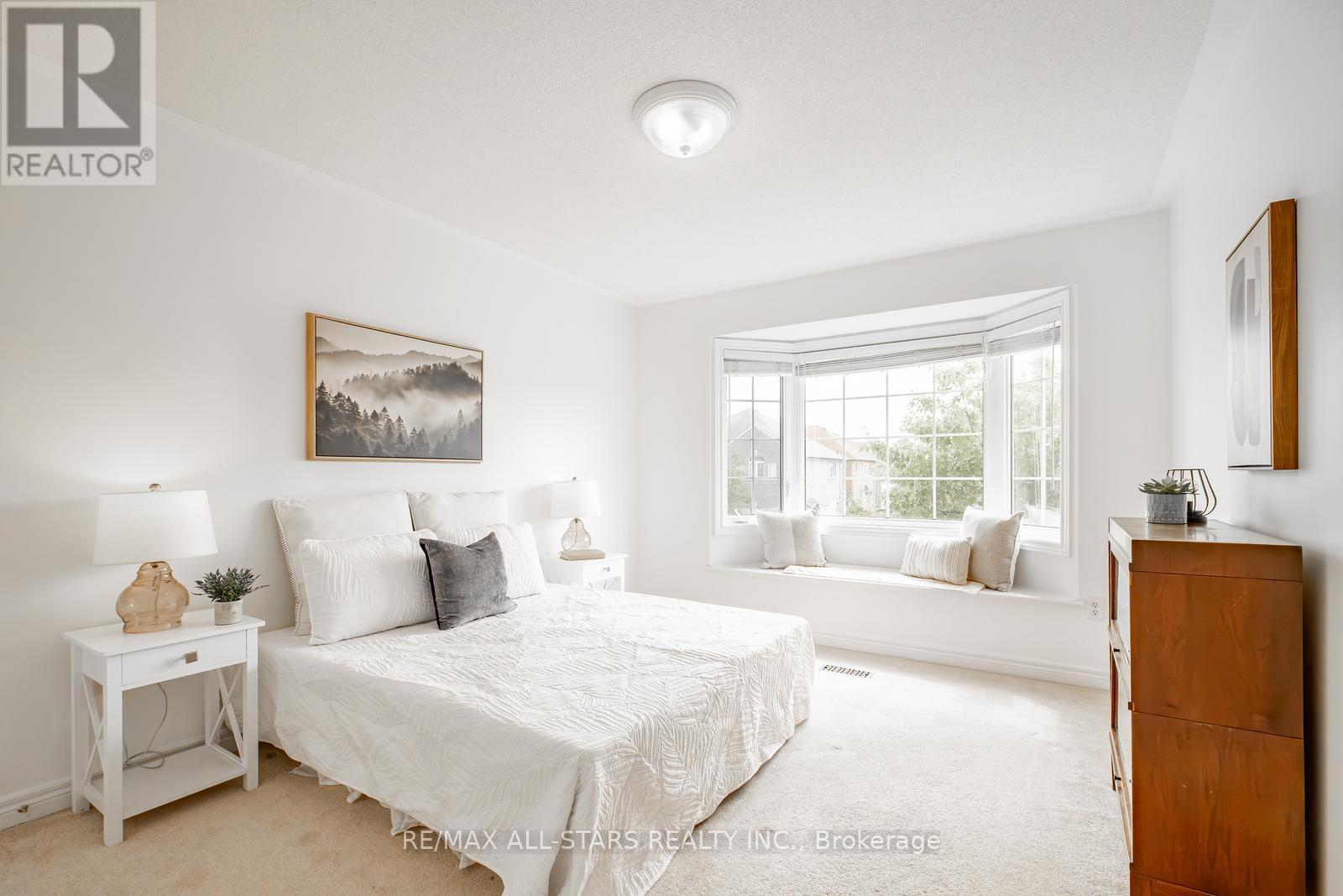 Photo 33 of 69 Mantle Avenue, Whitchurchstouffville ON