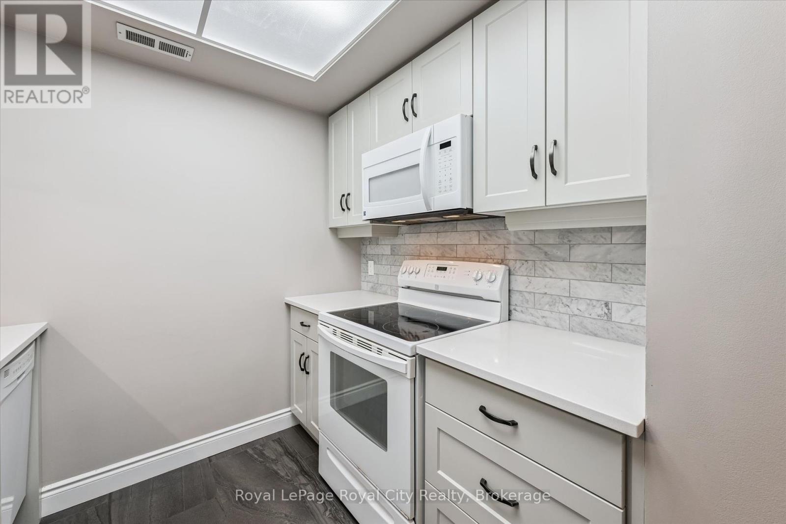 Photo 8 of 403 105 Bagot Street, Guelph ON
