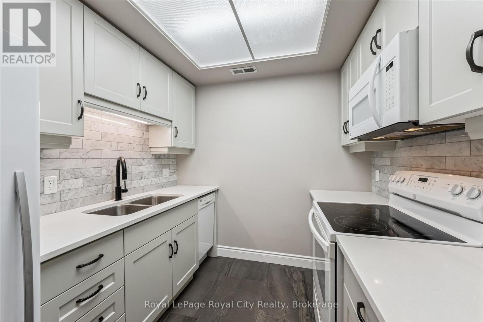 Photo 9 of 403 105 Bagot Street, Guelph ON
