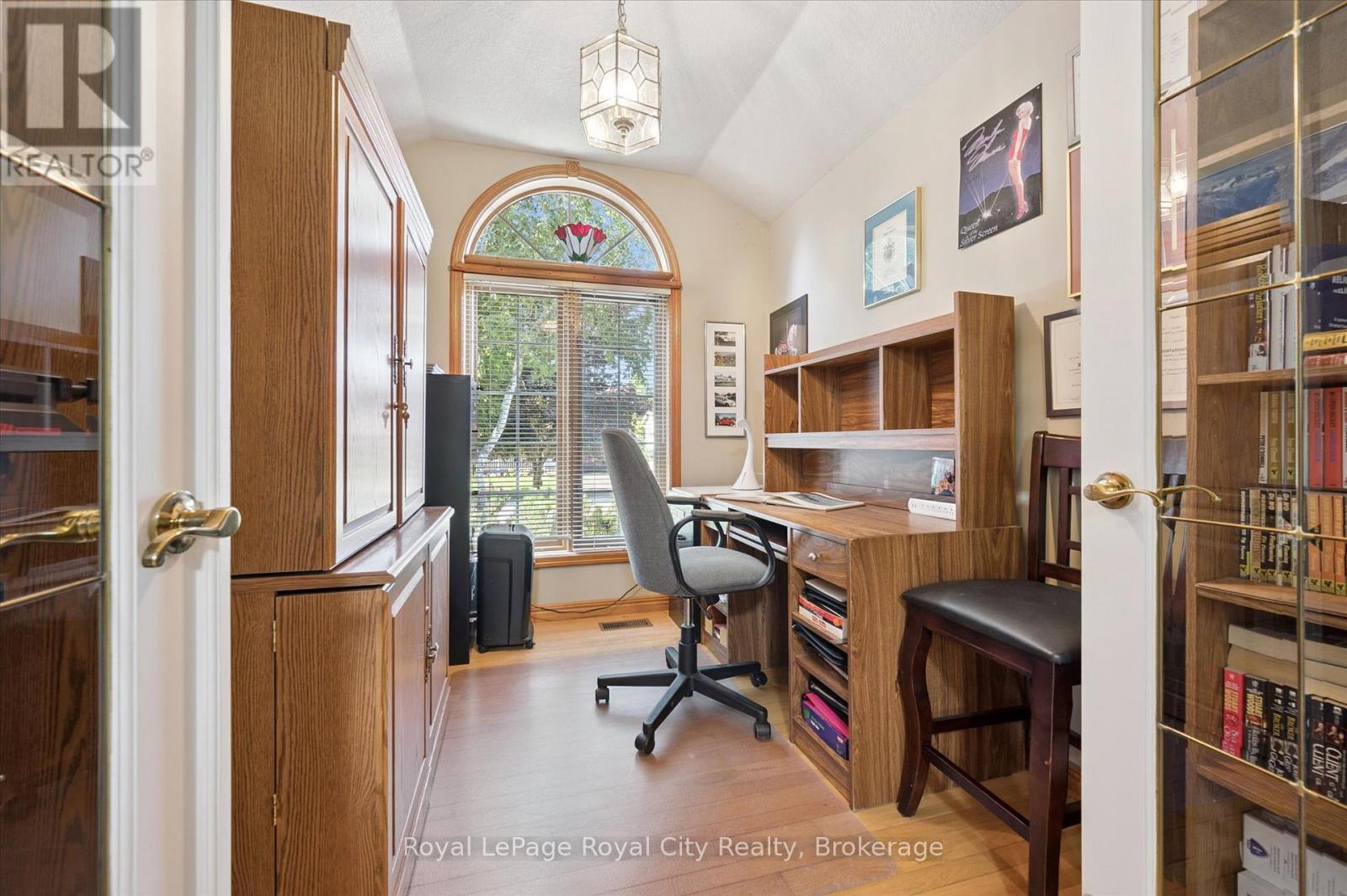 Photo 19 of 11 Keating Drive, Centre Wellington ON