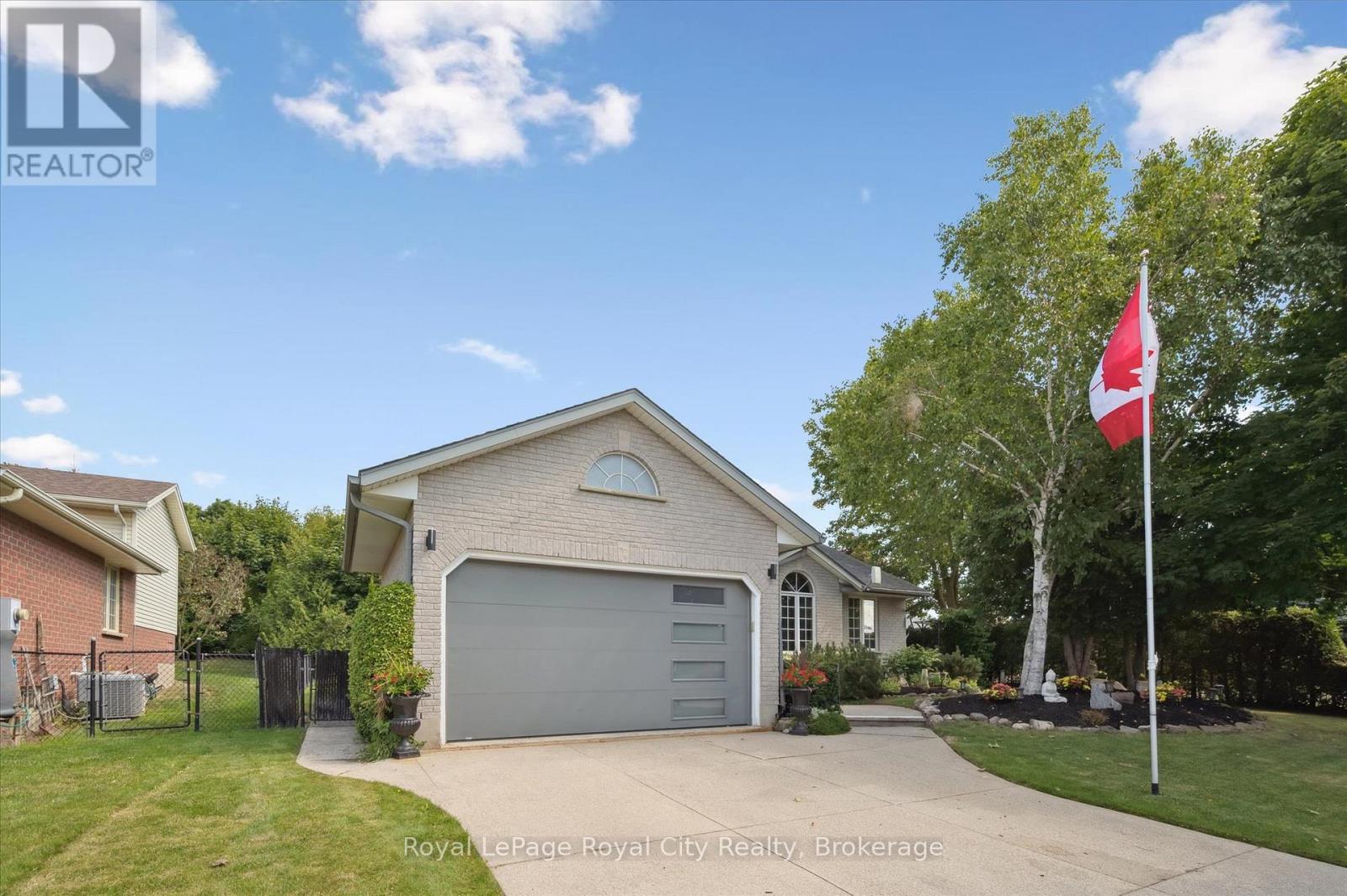 Photo 2 of 11 Keating Drive, Centre Wellington ON