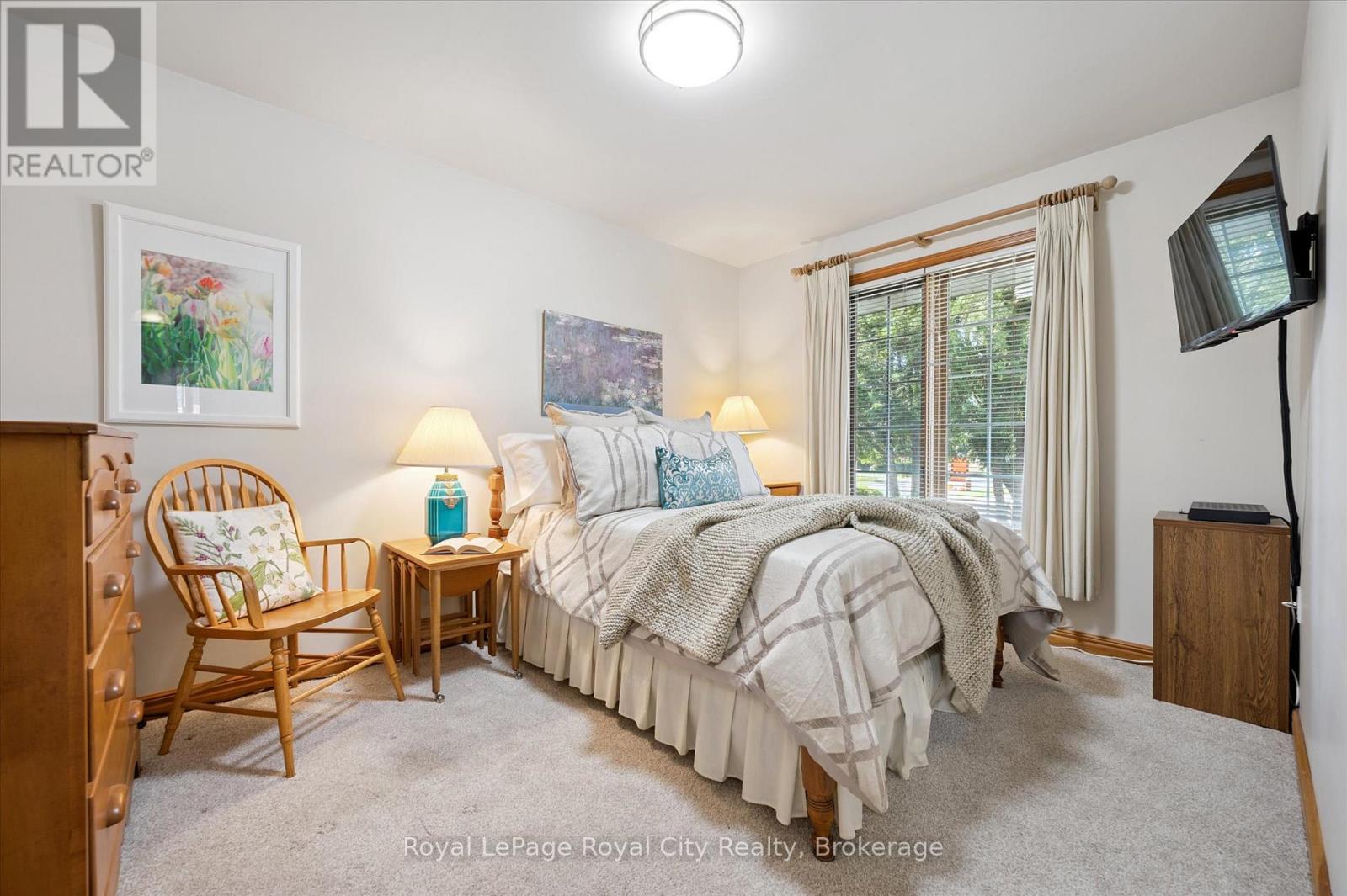 Photo 20 of 11 Keating Drive, Centre Wellington ON