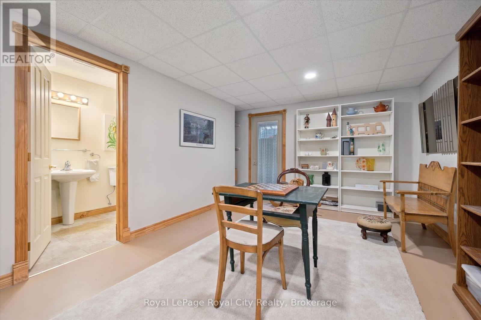 Photo 29 of 11 Keating Drive, Centre Wellington ON