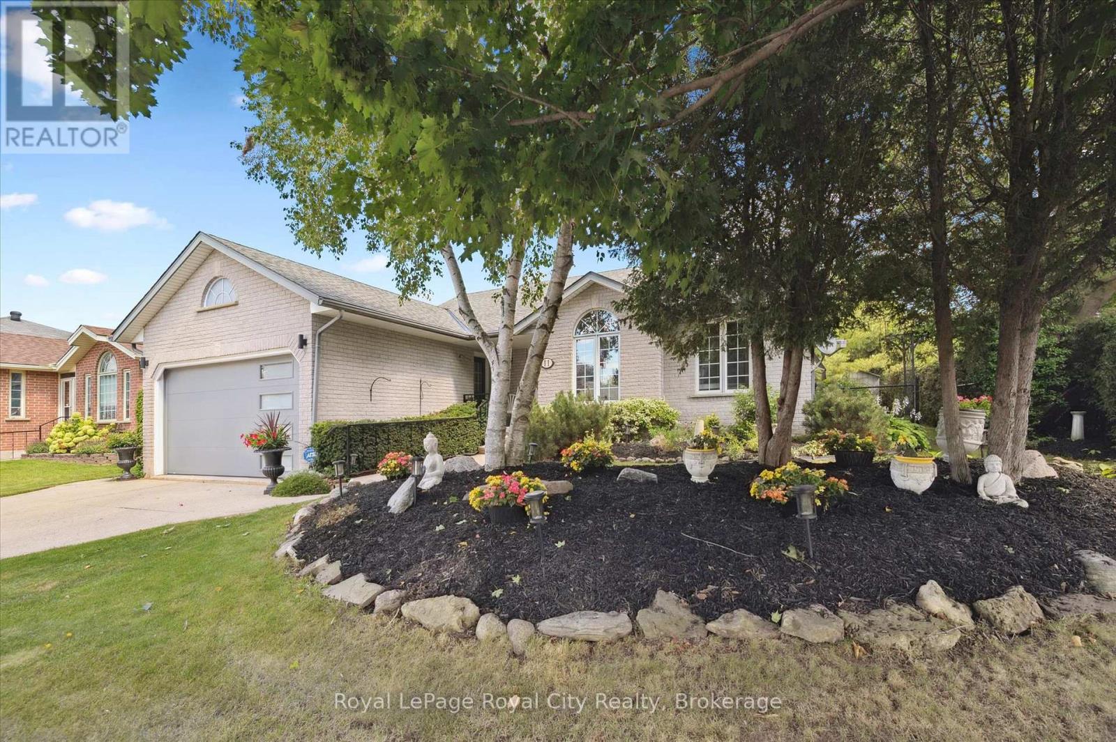 Photo 3 of 11 Keating Drive, Centre Wellington ON