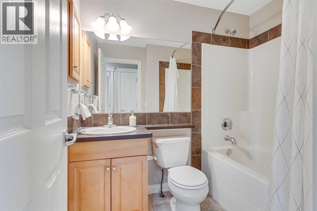 Single Family House for Sale in  Covehaven Terrace NE Coventry Hills Calgary 