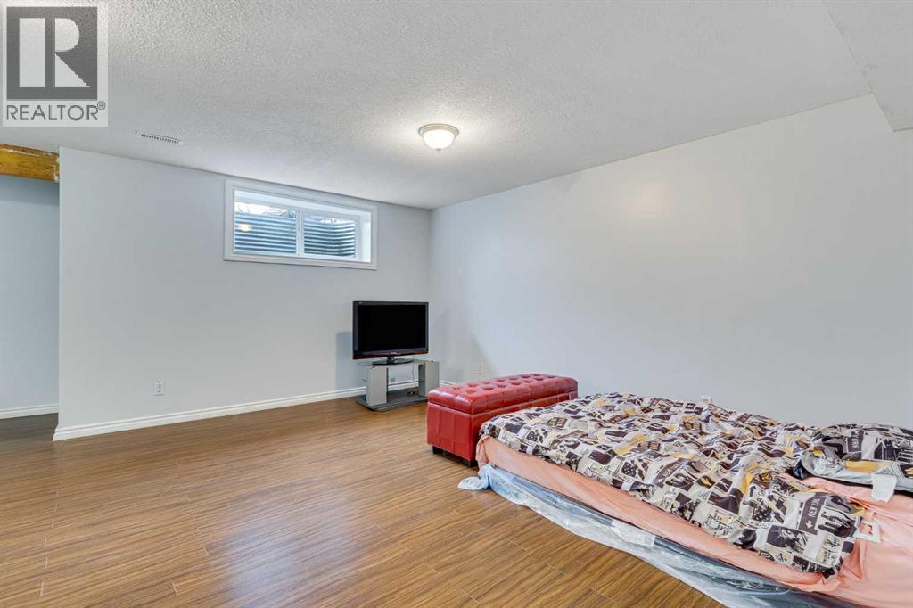 Single Family House for Sale in  Covehaven Terrace NE Coventry Hills Calgary 