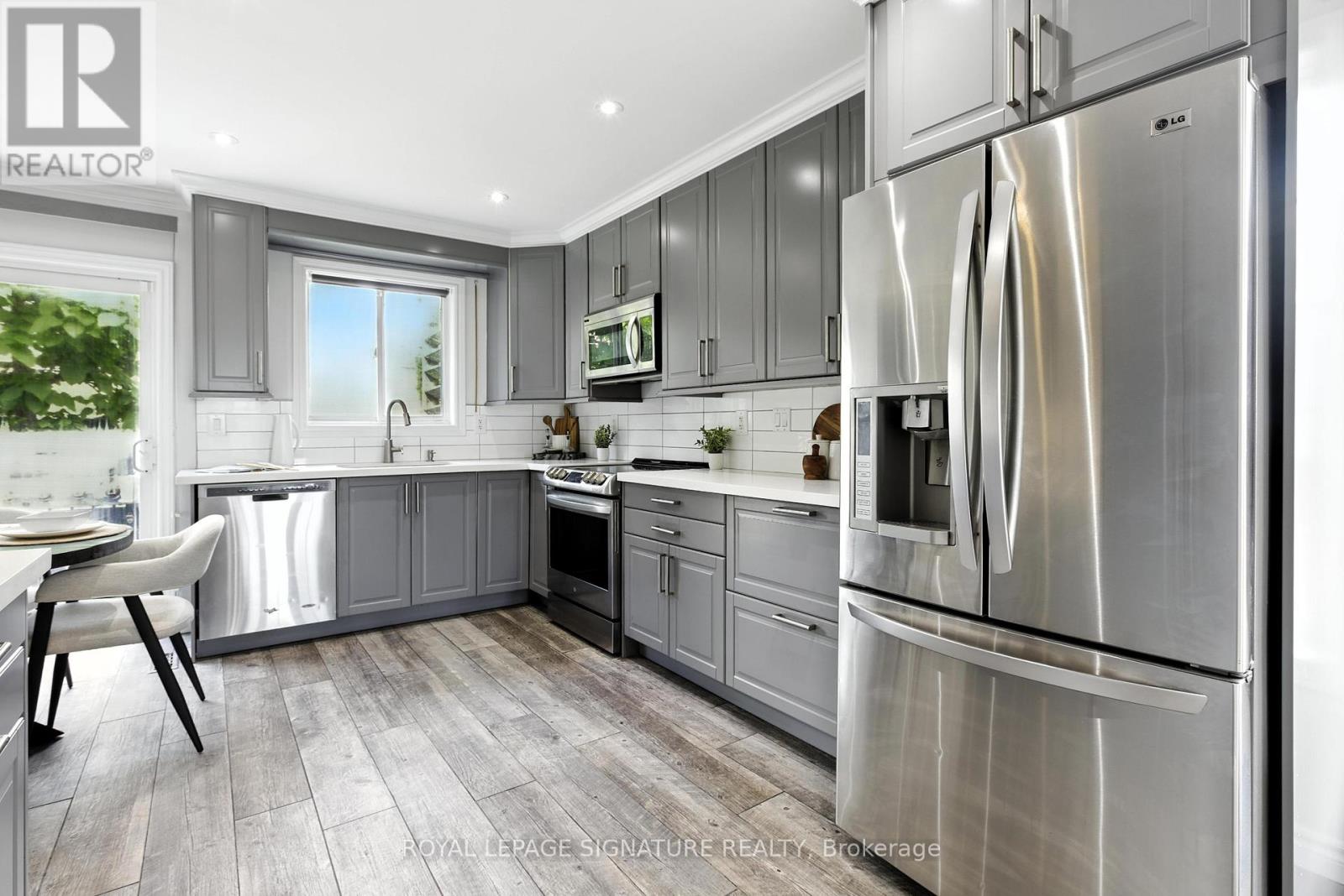 Photo 11 of Main 20 Pacific Avenue, Barrie ON