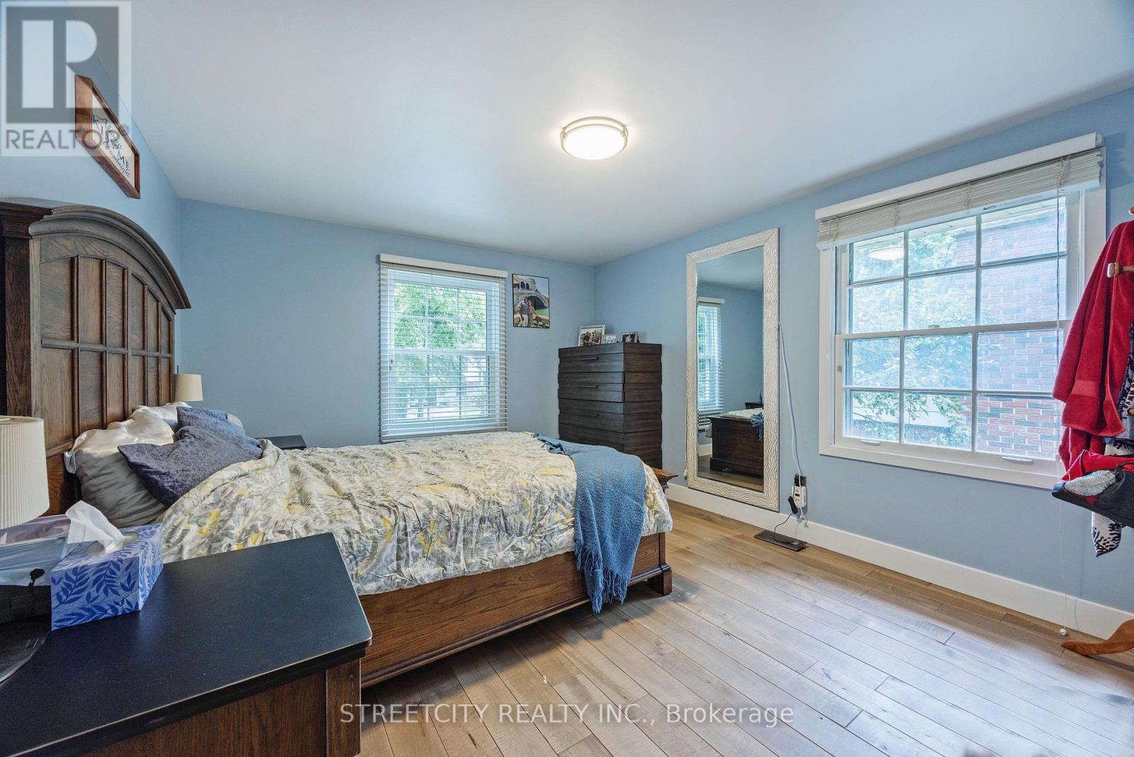 Photo 15 of 747 Westbury Crescent, London South ON