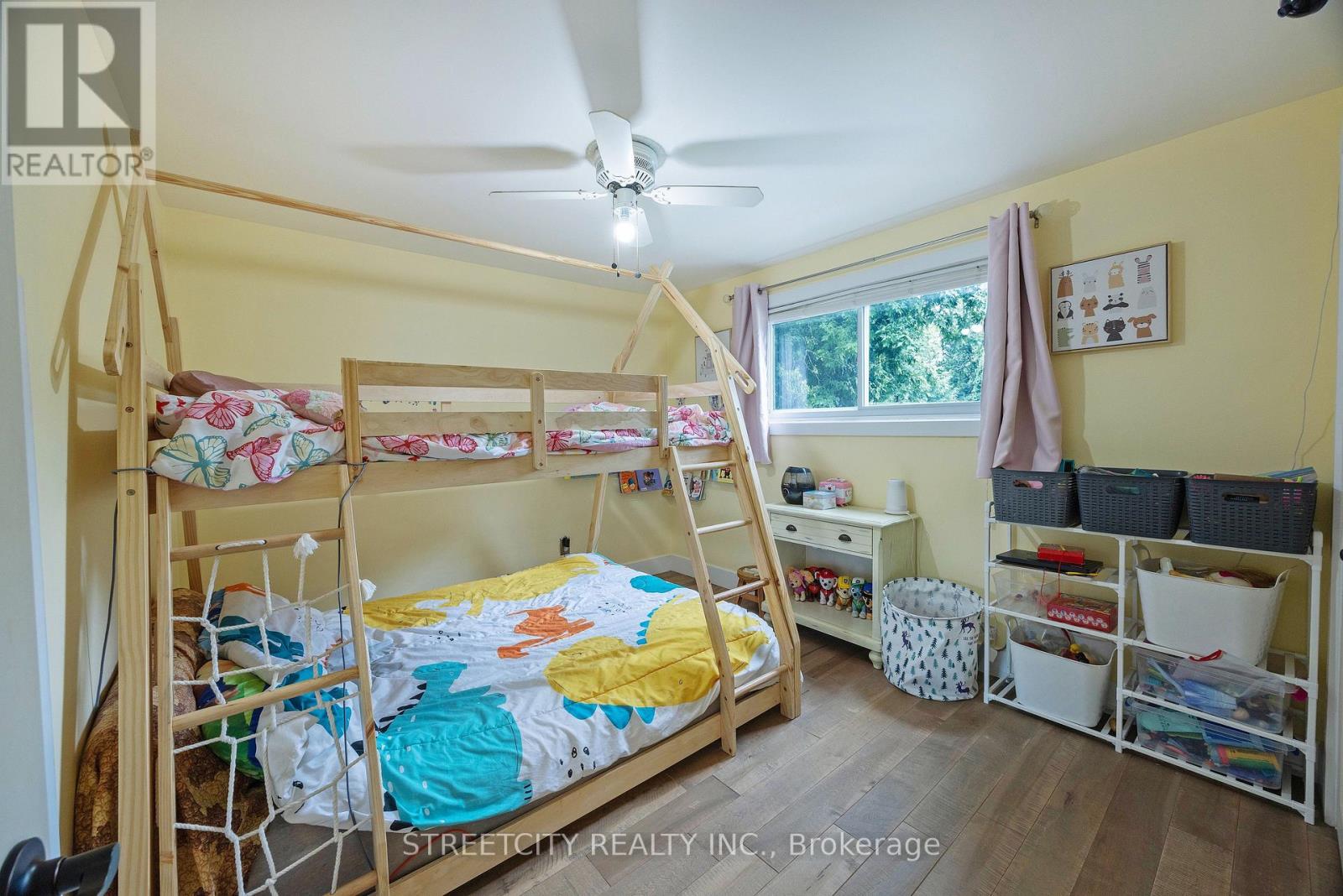 Photo 18 of 747 Westbury Crescent, London South ON