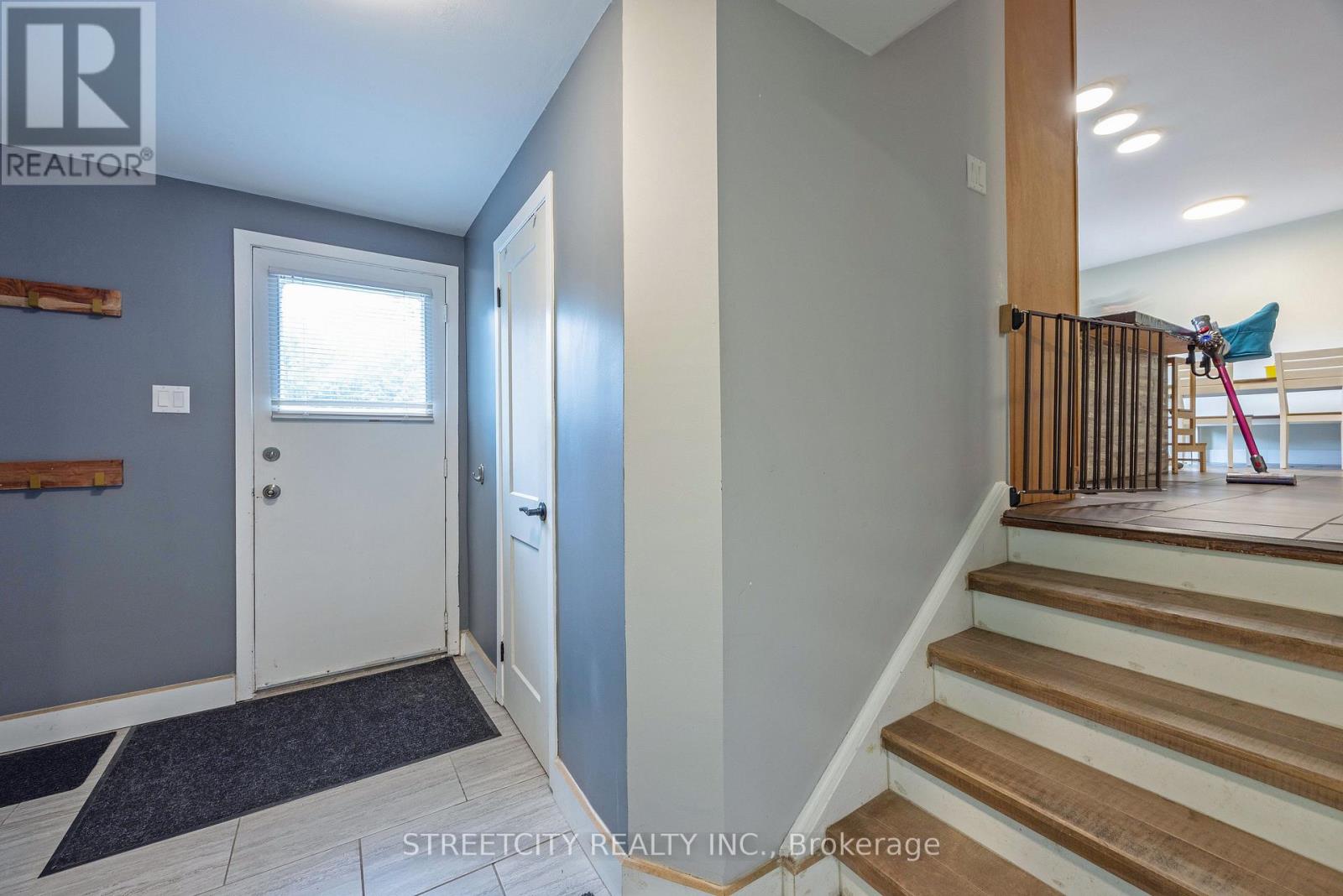 Photo 20 of 747 Westbury Crescent, London South ON