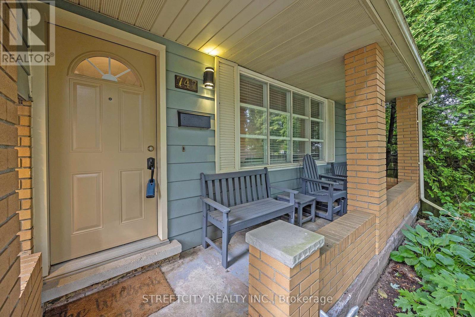Photo 3 of 747 Westbury Crescent, London South ON