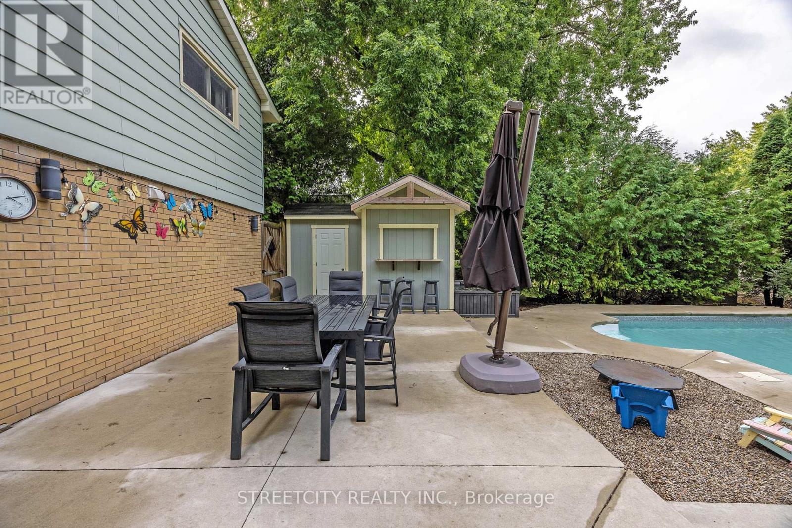 Photo 32 of 747 Westbury Crescent, London South ON