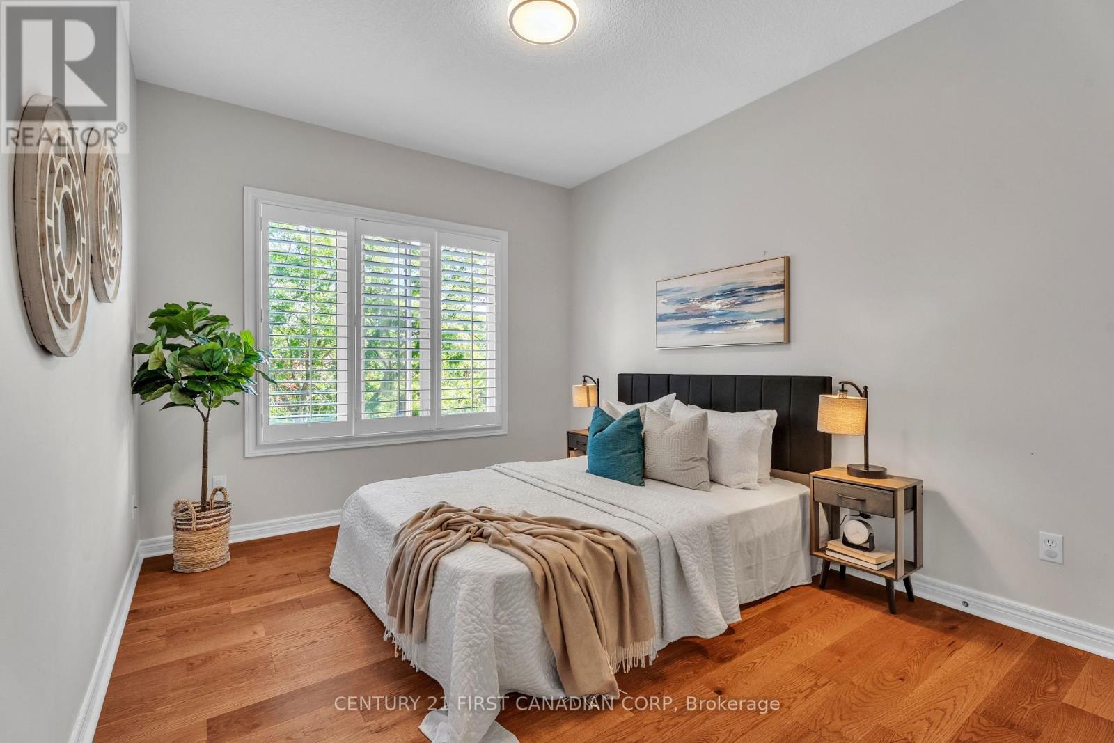 Photo 17 of 129 Chambers Avenue, London North ON