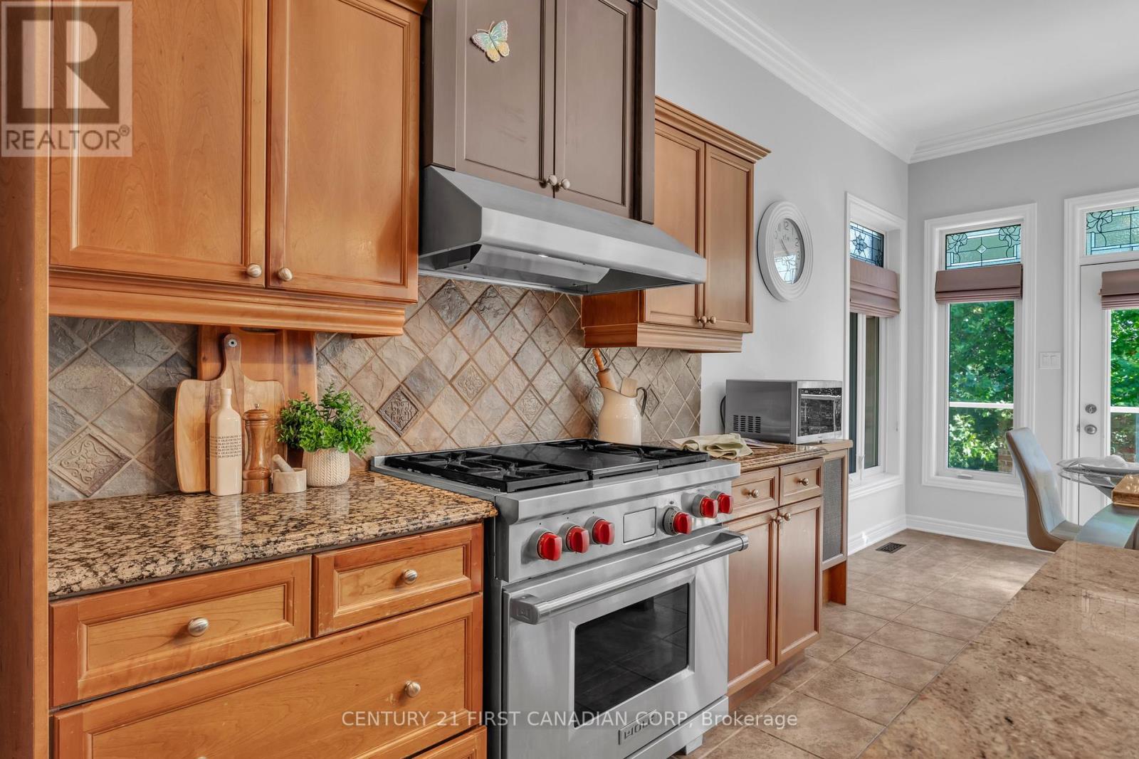 Photo 24 of 129 Chambers Avenue, London North ON