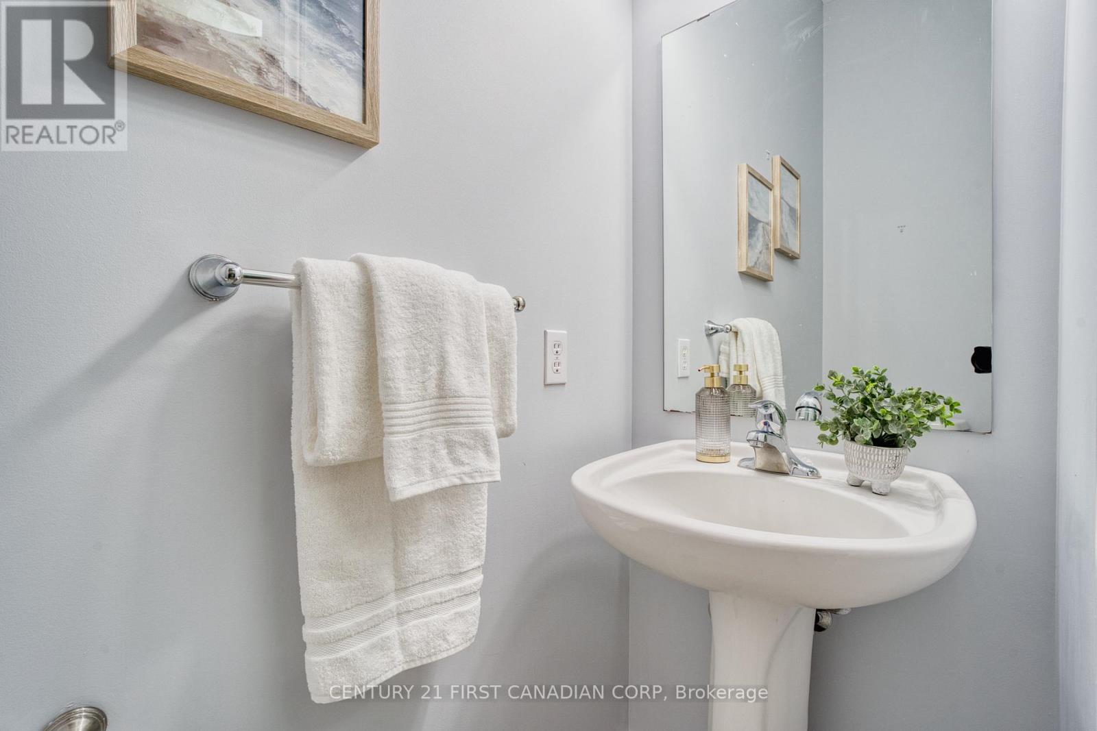 Photo 30 of 129 Chambers Avenue, London North ON