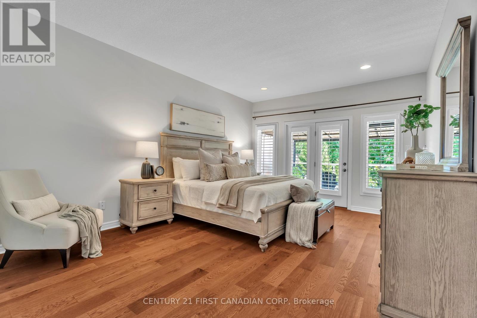 Photo 31 of 129 Chambers Avenue, London North ON