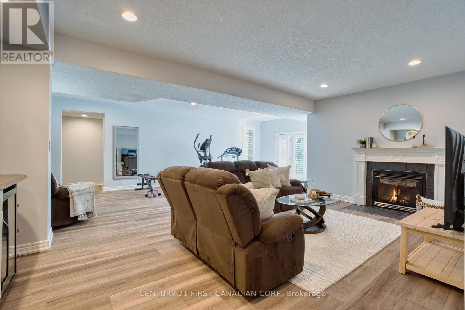Photo 40 of 129 Chambers Avenue, London North ON