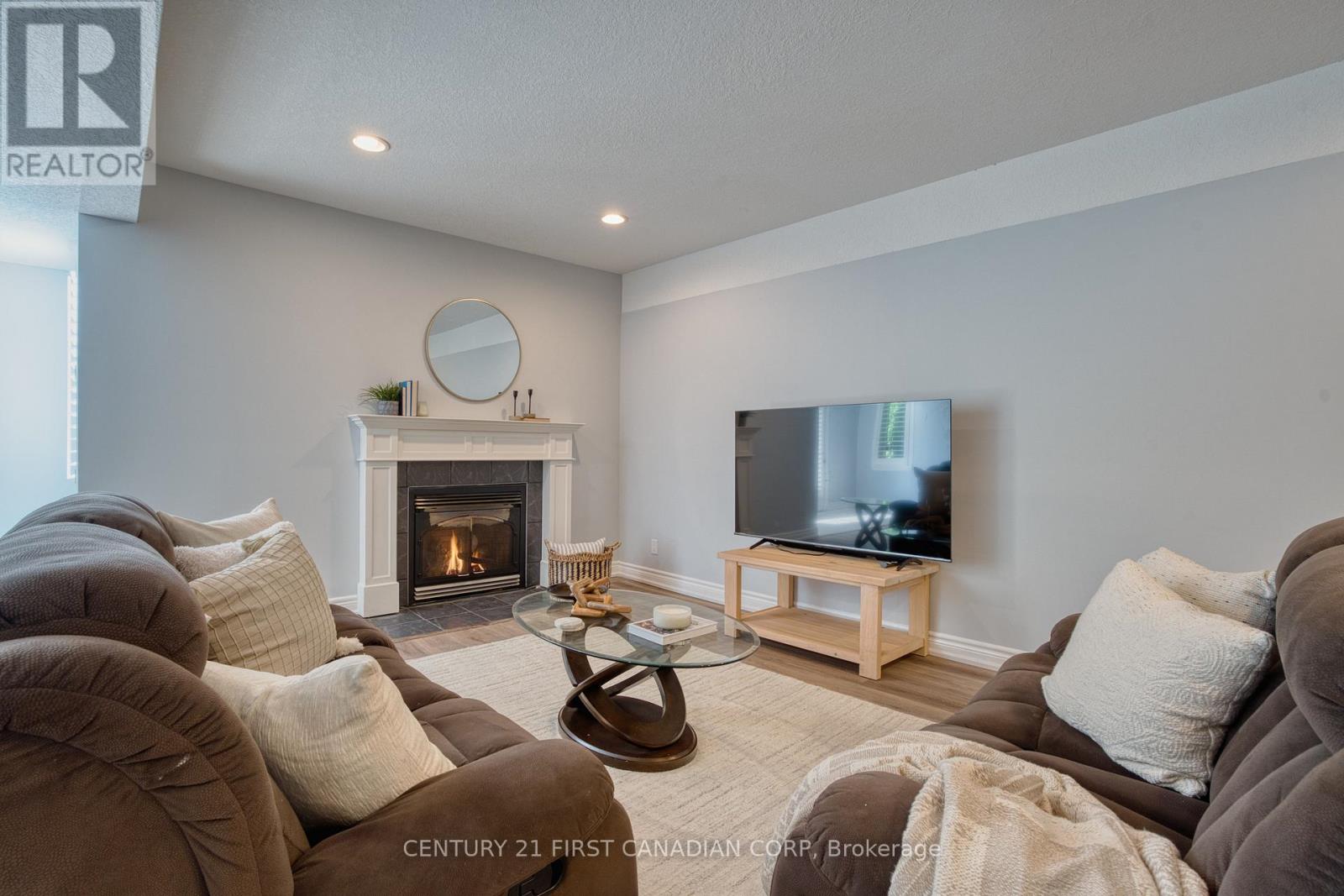 Photo 42 of 129 Chambers Avenue, London North ON