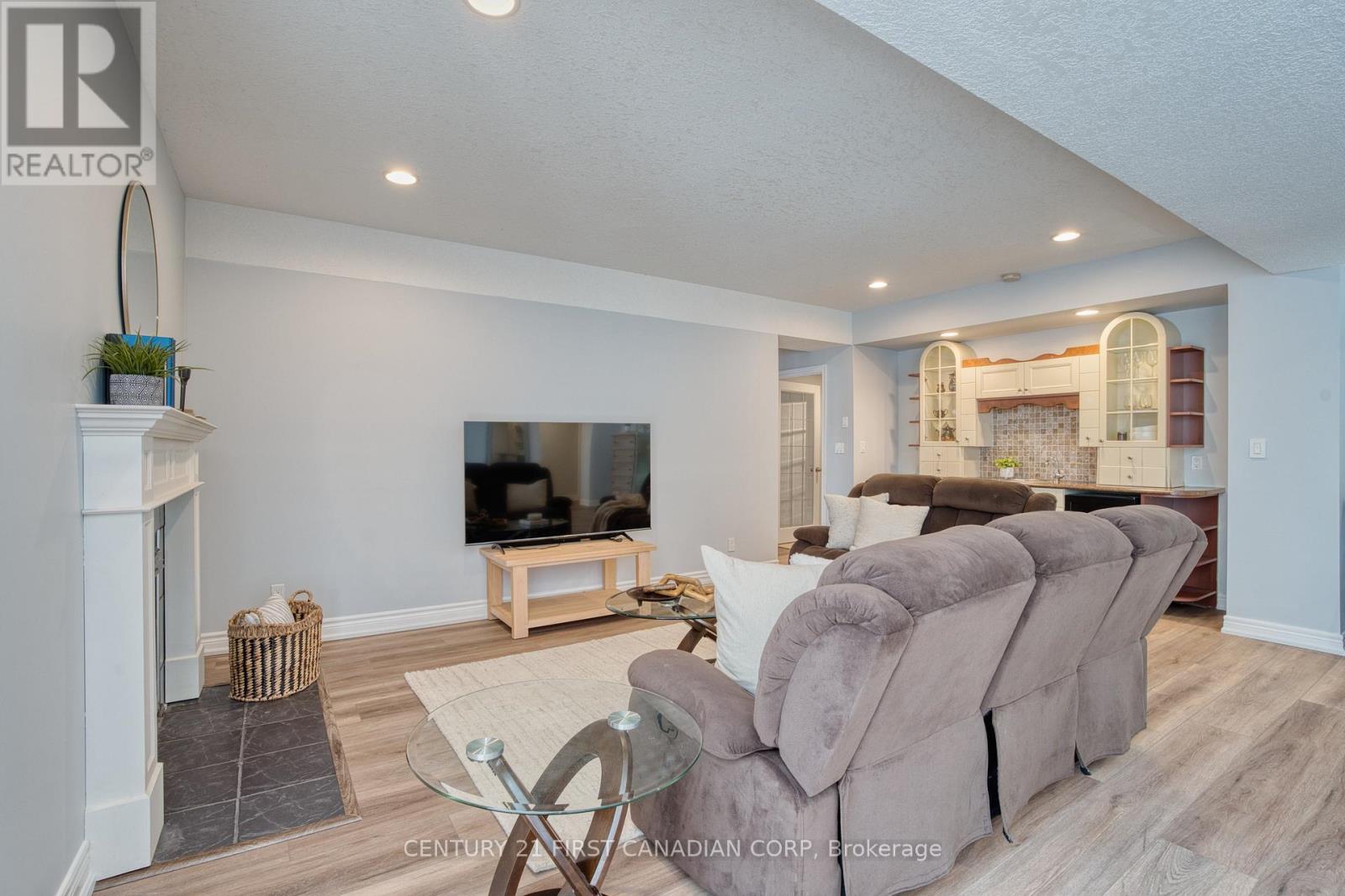 Photo 43 of 129 Chambers Avenue, London North ON
