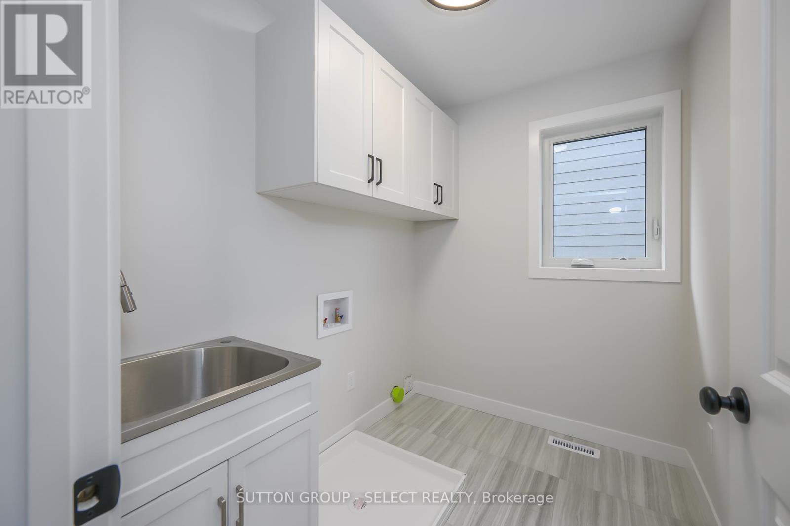 Photo 31 of 138 Harvest Lane, Thames Centre ON