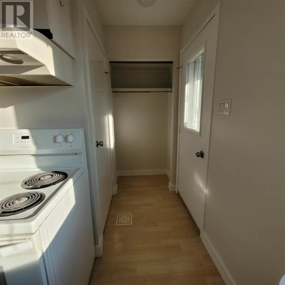 Photo 11 of 39 Poplar Ave, Marathon ON