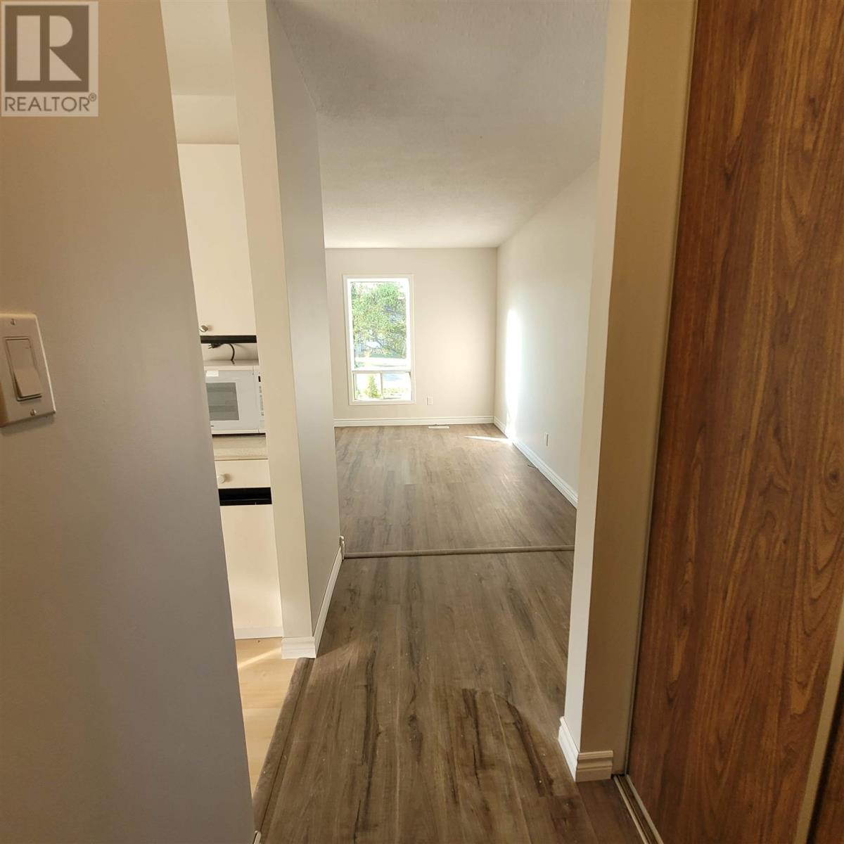 Photo 7 of 39 Poplar Ave, Marathon ON