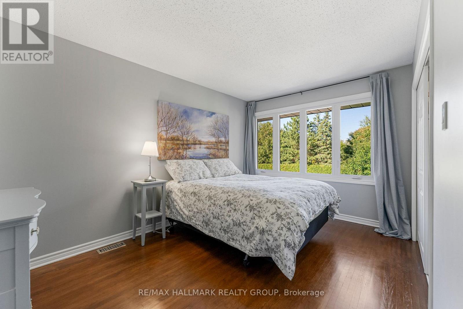 Photo 33 of 87 Leacock Drive, Ottawa ON
